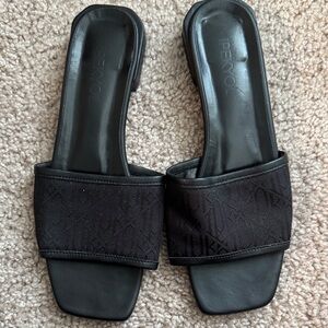 Revo Women's Black Slide Sandals